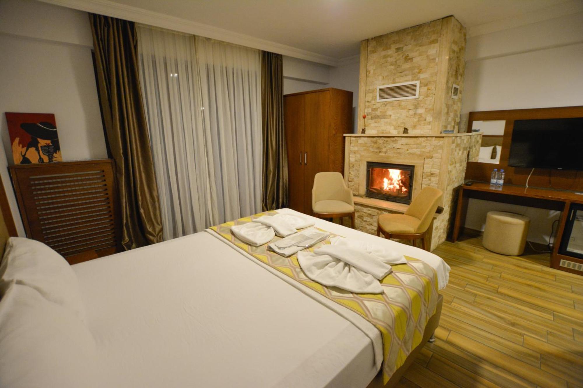 Hill River Hotel Ağva Bagian luar foto