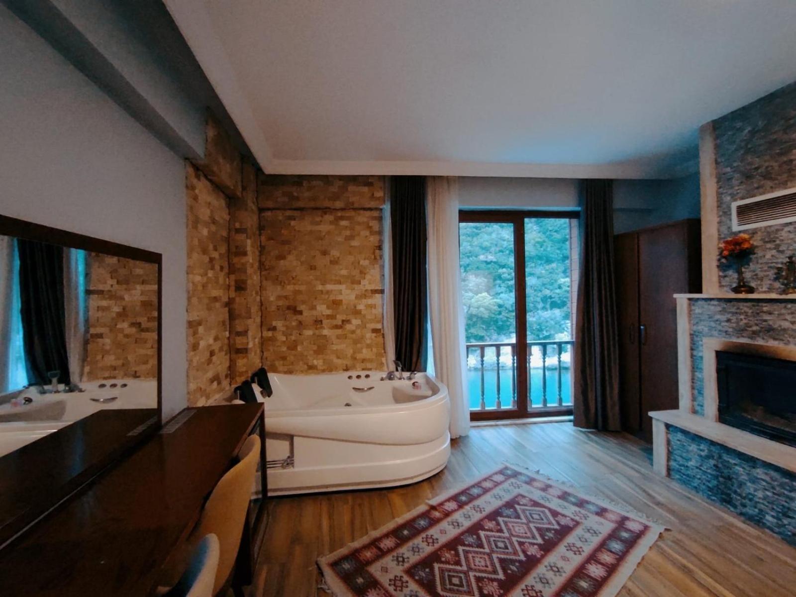 Hill River Hotel Ağva Bagian luar foto