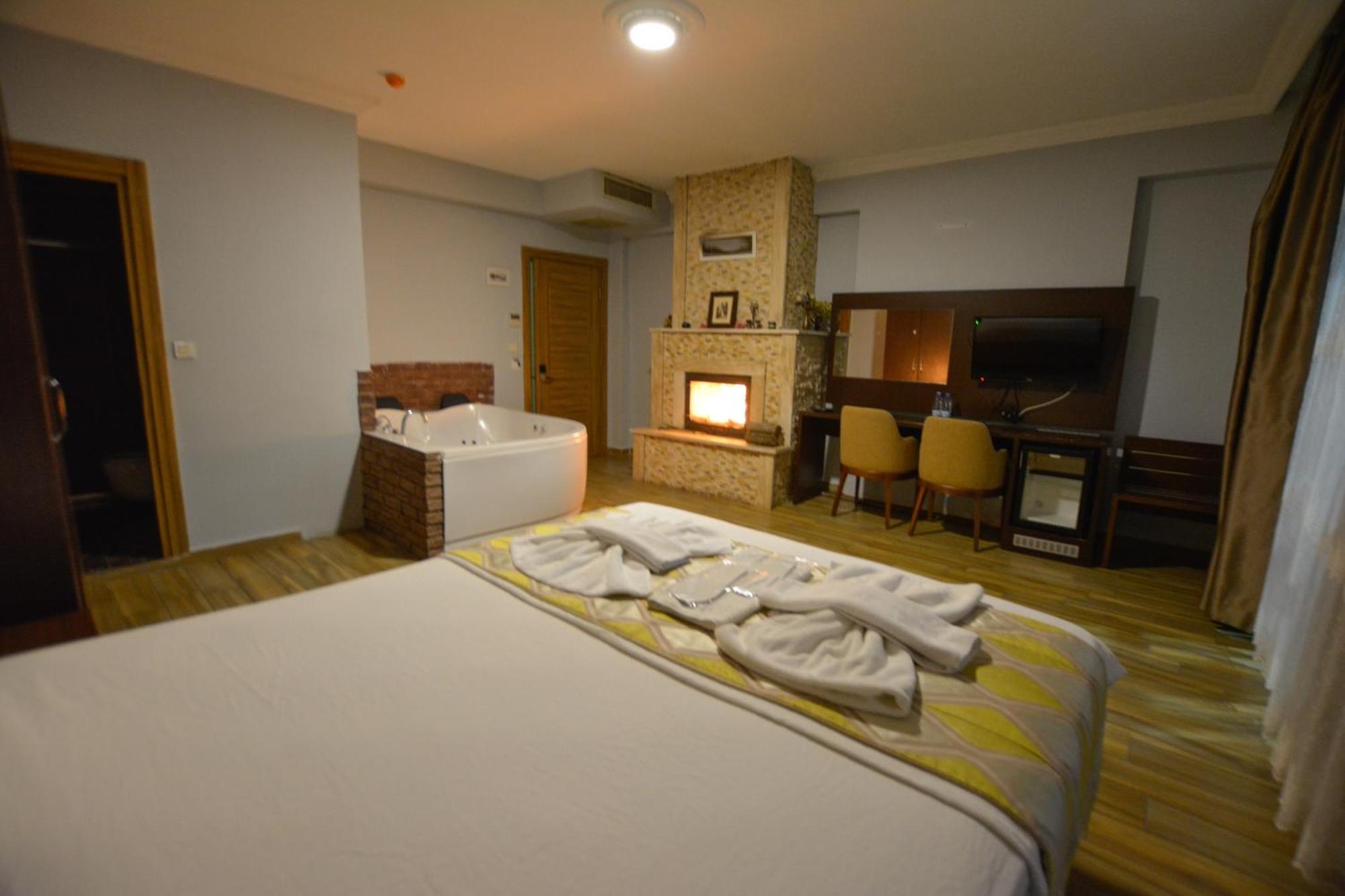 Hill River Hotel Ağva Bagian luar foto